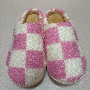 Source Unknown Pink and White Checkered Slippers